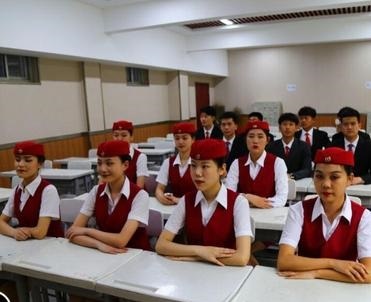石家莊東華鐵路學校升大?？荚囀裁矗?></a>
    </dd>
    <dt class=